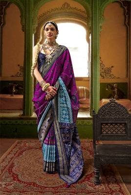 Magenta silk blend Blend Woven Saree With Unstitched Blouse Piece 1