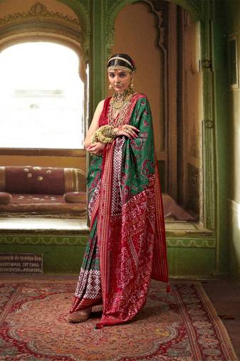 Green silk blend Blend Woven Saree With Unstitched Blouse Piece