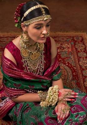 Green silk blend Blend Woven Saree With Unstitched Blouse Piece 2