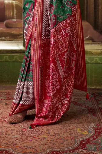 Green silk blend Blend Woven Saree With Unstitched Blouse Piece