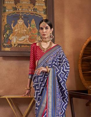 Navy Blue silk blend Blend Patola Saree With Unstitched Blouse Piece 3