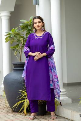 Embroidery Neck with Rayon Slub Fabric Straight Kurta, Pant and Dupatta Set 3