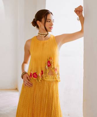 Gulbahar daisy gulshan boho top with printed chiffon skirt & belt set. 4