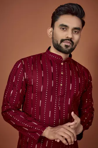 Maroon embroidered cotton straight kurta