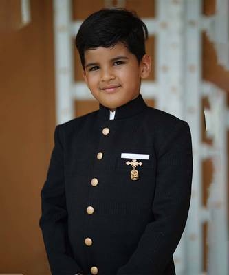 Black coloured self-textured achkan for weddings 4