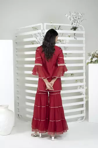 Nikhaar maroon embroidered cotton straight cut kurta & Only