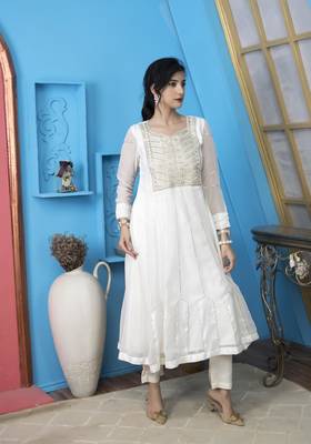 Nikhaar off-white embroidered georgette anarkali kurta & pants set 4