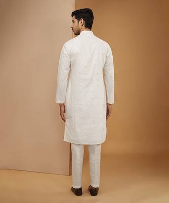 Off white mirror embroidered kurta set 2