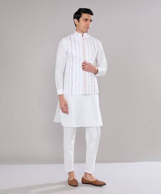 Off white embroidered kurta-jacket set 1
