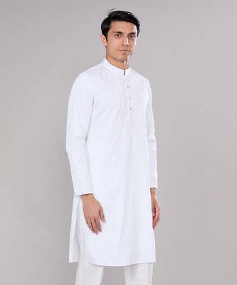 Off white embroidered kurta set 3