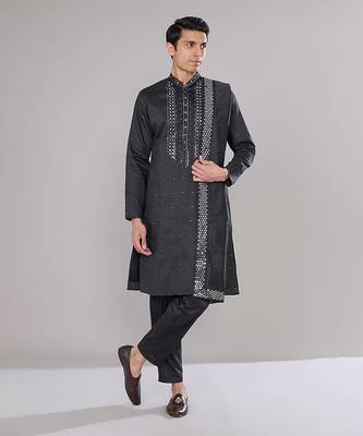 Black embroidered kurta-dupatta set 1