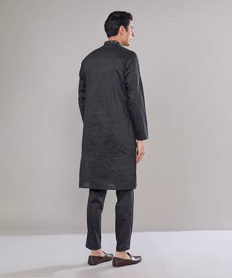 Black embroidered kurta-dupatta set 2