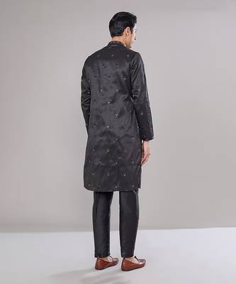 Black embroidered kurta set 2