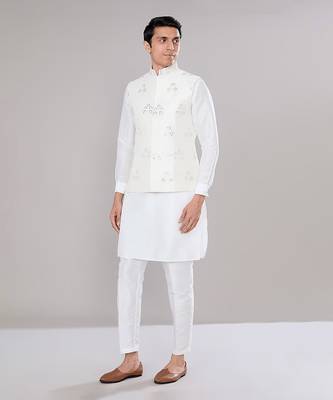 Off white embroidered kurta-jacket set 1