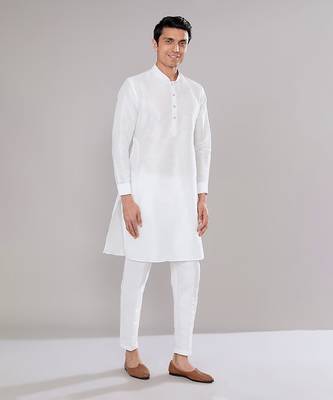 Off white embroidered kurta-jacket set 3