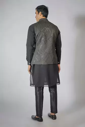 Black zipper embroidered kurta-jacket set