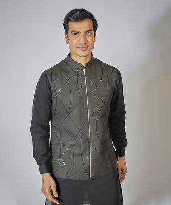 Black zipper embroidered kurta-jacket set 3