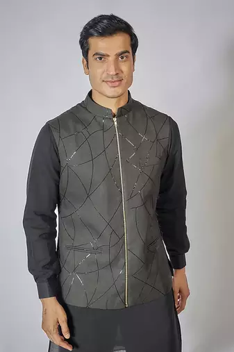 Black zipper embroidered kurta-jacket set