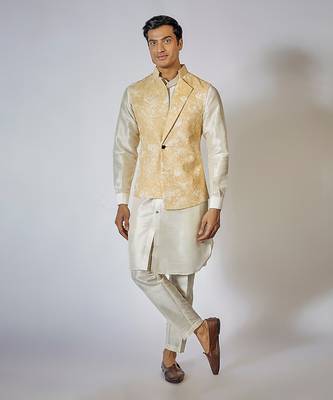 Yellow shaded kurta-jacket set 1