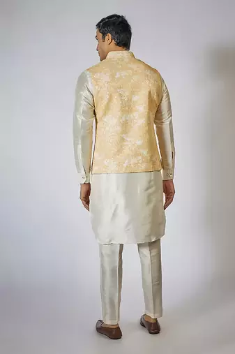 Yellow shaded kurta-jacket set