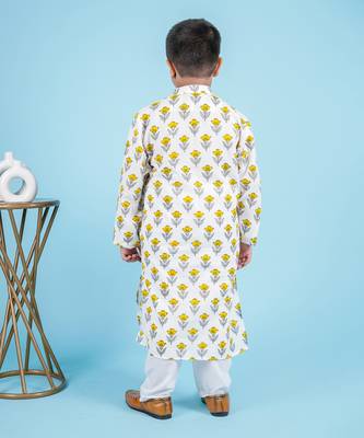 Yellow cotton print floral kurta set 4
