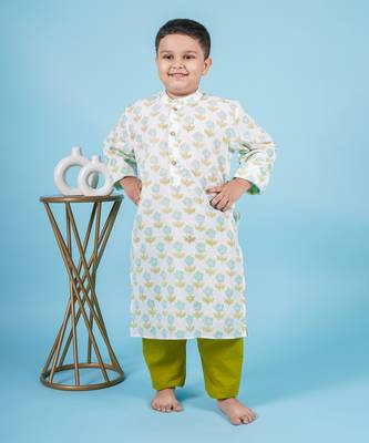 Green cotton print floral kurta set 1