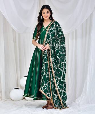 Green taffeta silk anarkali set 1