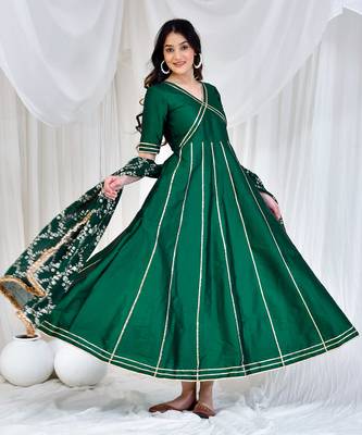 Green taffeta silk anarkali set 4