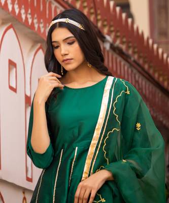 Emerald green taffeta silk sharara set 3