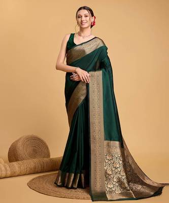 Forest Green Kanchipuram Saree with Blouse with Golden Zari Work 1