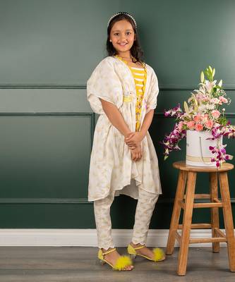 Yellow and white straps top and bird embroidered tie up white jacket and scalloped hem pant 2