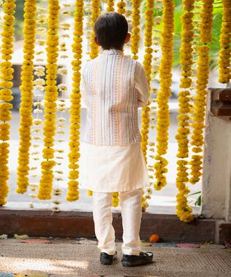 Off-white embroidered chanderi silk & art silk thread embroidered jacket set 4
