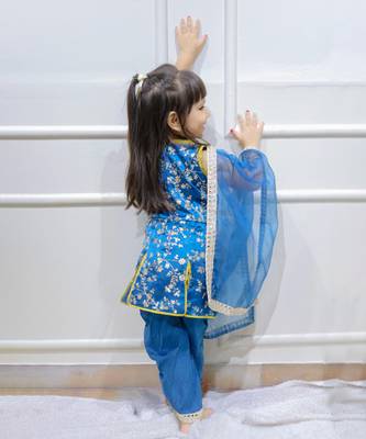 Peacock blue embroidered silk kurta with dhoti and dupatta 3