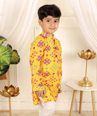 Yellow patola printed kurta set 3