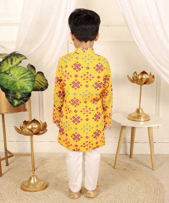 Yellow patola printed kurta set 4