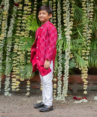 Maroon chanderi silk embroidered floral kurta and pyjama set 2