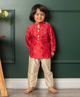 Red chanderi silk printed floral kurta and pyjama set 1