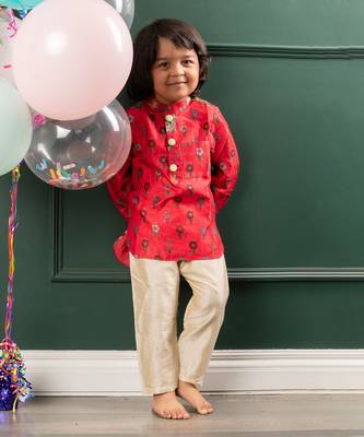 Red chanderi silk printed floral kurta and pyjama set 2