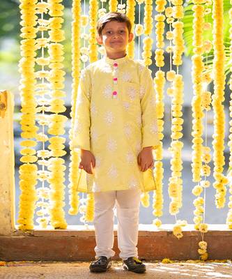 Lemon green crepe silk & cotton silk thread embroidered kurta set 1