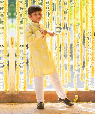 Lemon green crepe silk & cotton silk thread embroidered kurta set 2