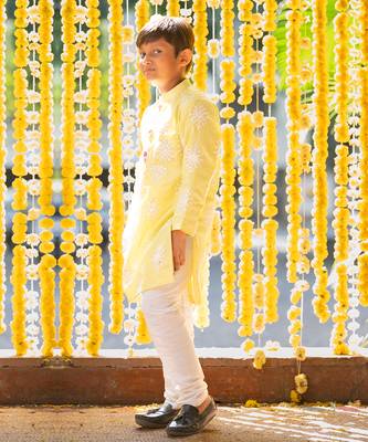 Lemon green crepe silk & cotton silk thread embroidered kurta set 3