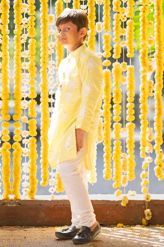 Lemon green crepe silk & cotton silk thread embroidered kurta set