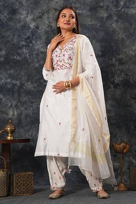 Saumya-Ivory-Suit-Set 1