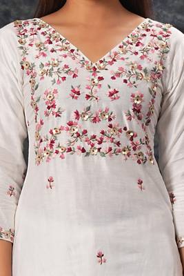 Saumya-Ivory-Suit-Set 3
