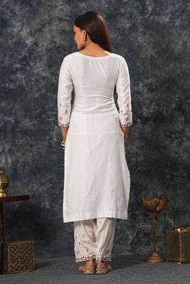 Saumya-Ivory-Suit-Set 4