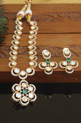 Elegant kundan polki necklace set