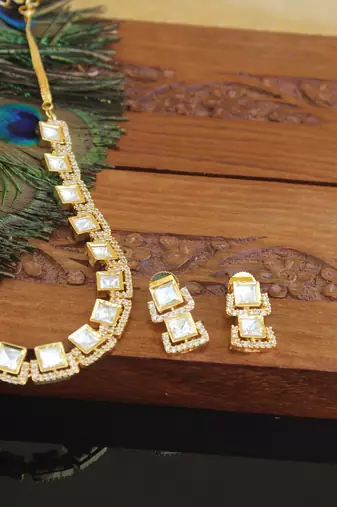 Elegant kundan polki necklace set