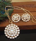 Elegant kundan polki necklace set
