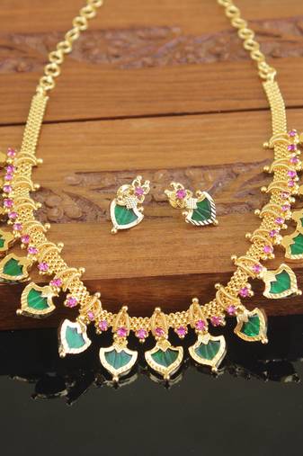 Kerala style gold plated palakka necklace set