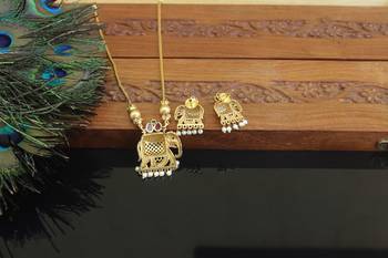 Kerala style gold plated elephant necklace set 4
